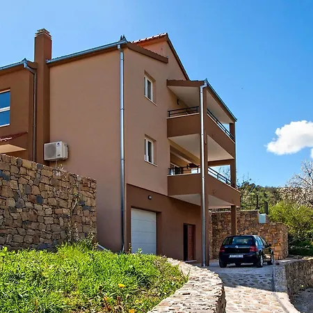 Mosor Mit Beheiztem Salzwasserpool Und Sauna Omiš