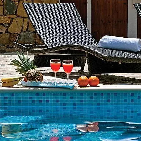 Mosor Mit Beheiztem Salzwasserpool Und Sauna