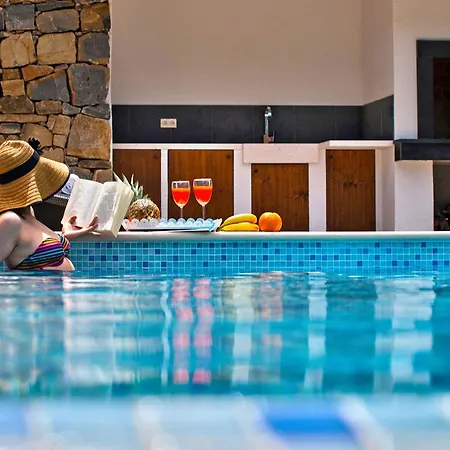 Mosor Mit Beheiztem Salzwasserpool Und Sauna *